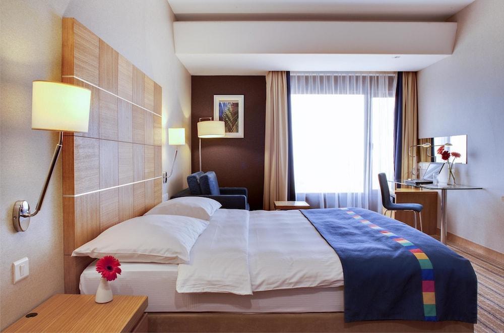 Golden Tulip 4* Masqat