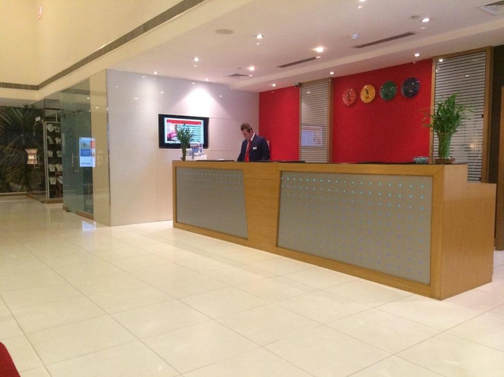 Golden Tulip Masqat