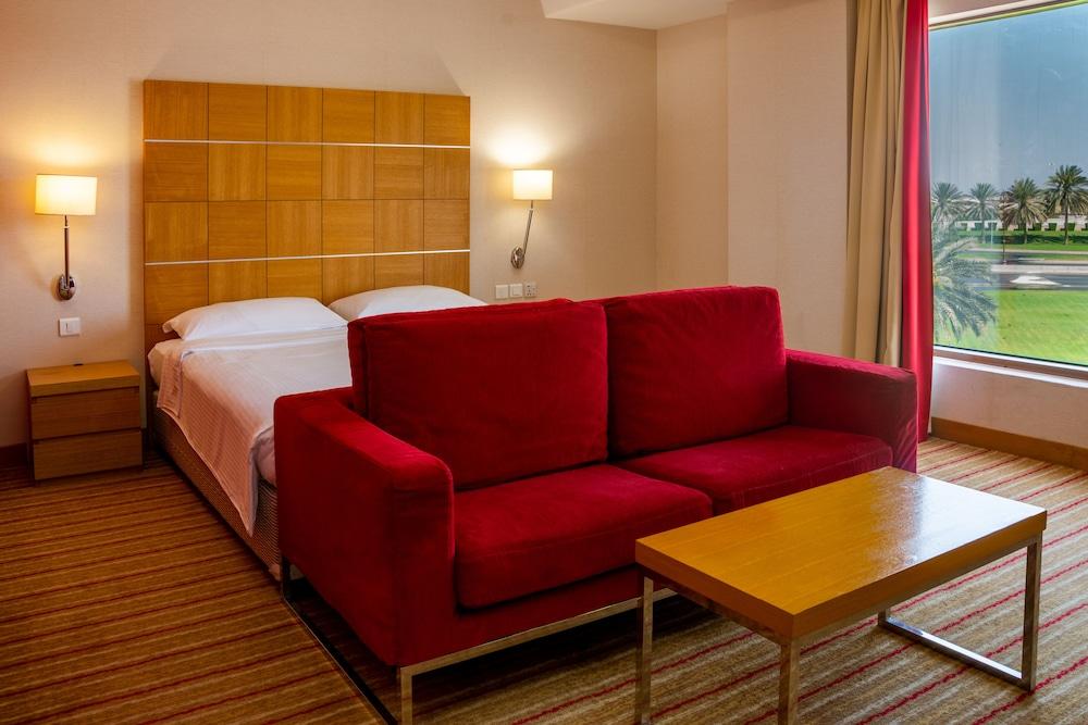 Golden Tulip Masqat