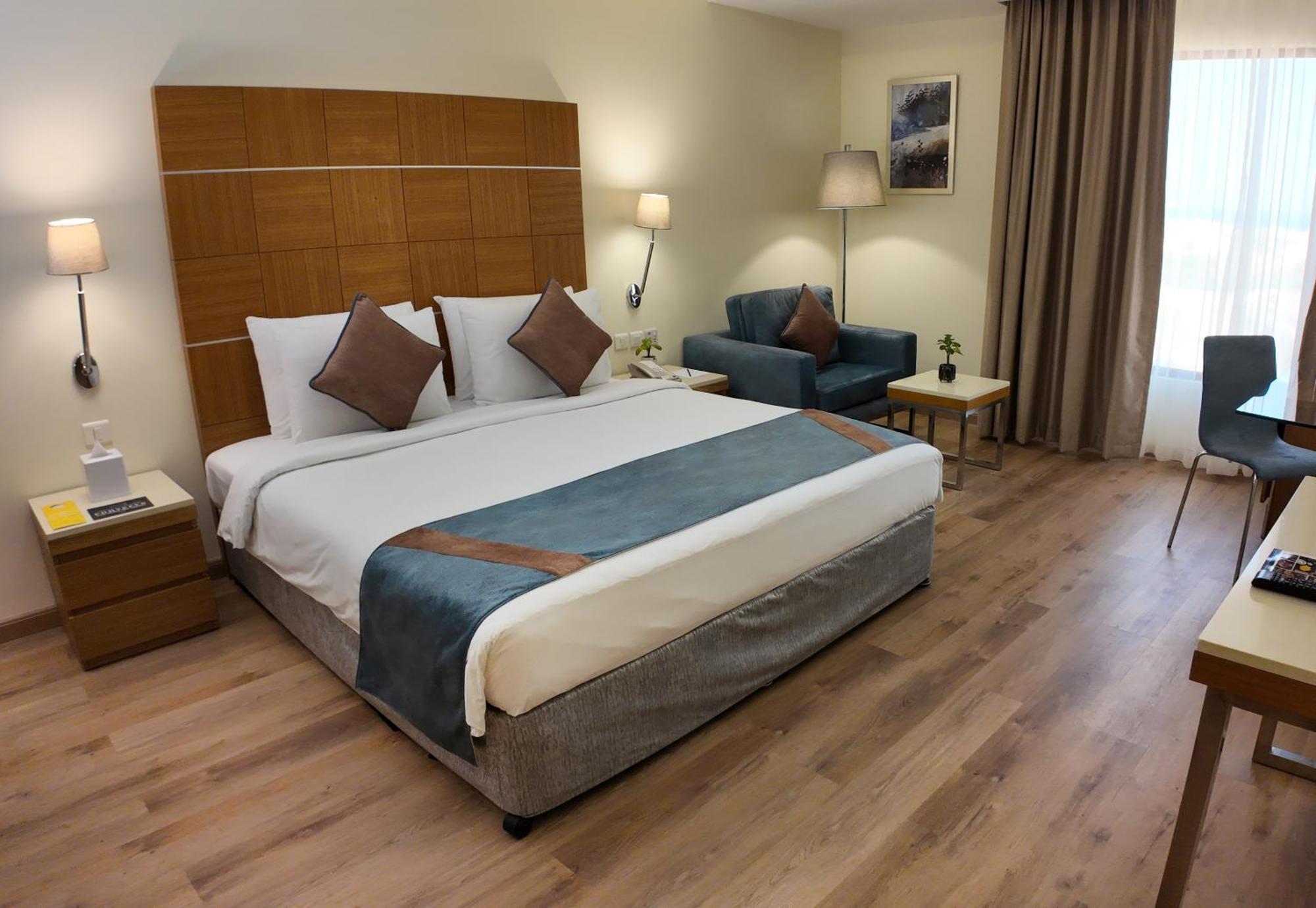 Hotel Golden Tulip 4*