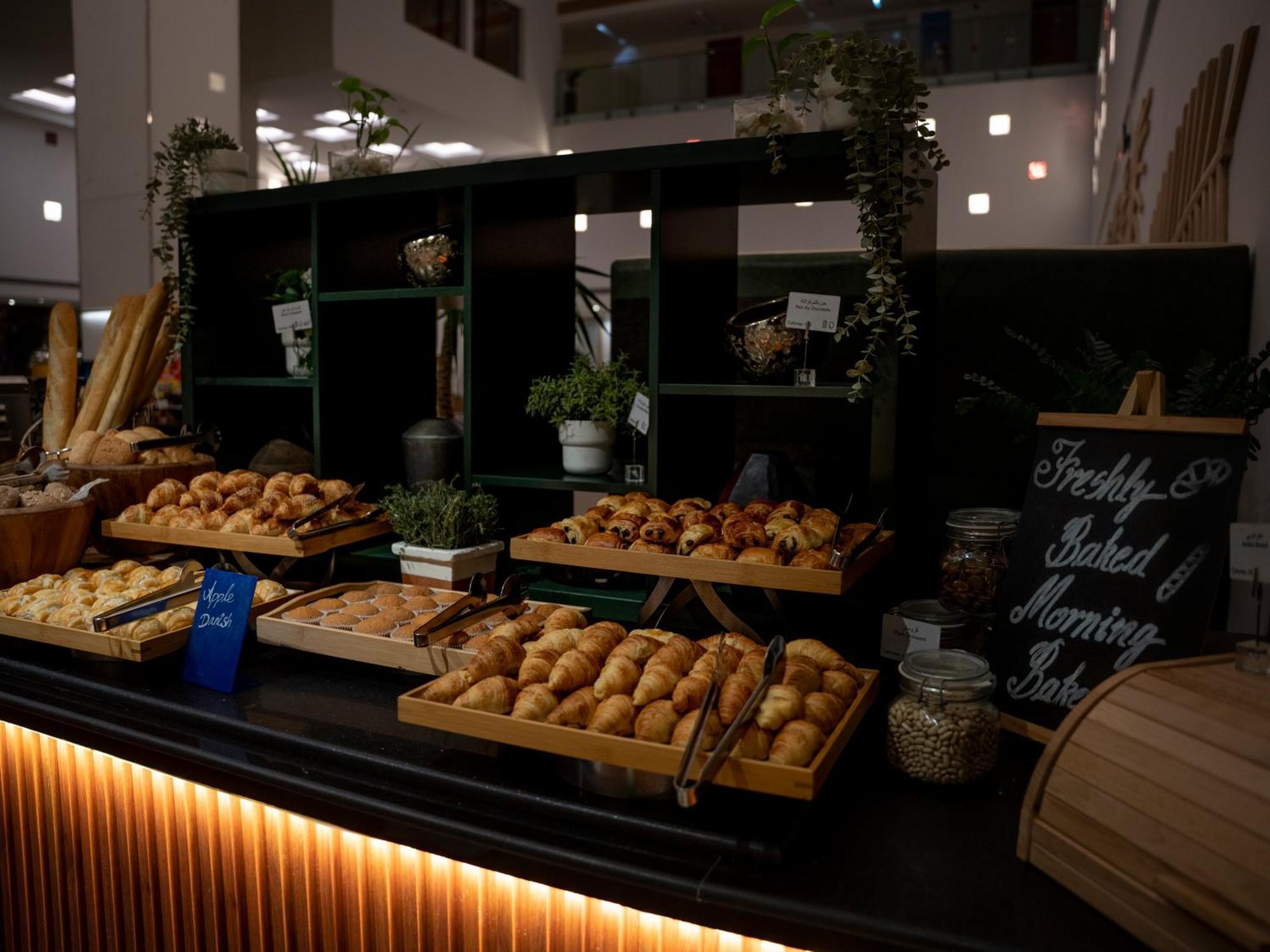 Golden Tulip 4*