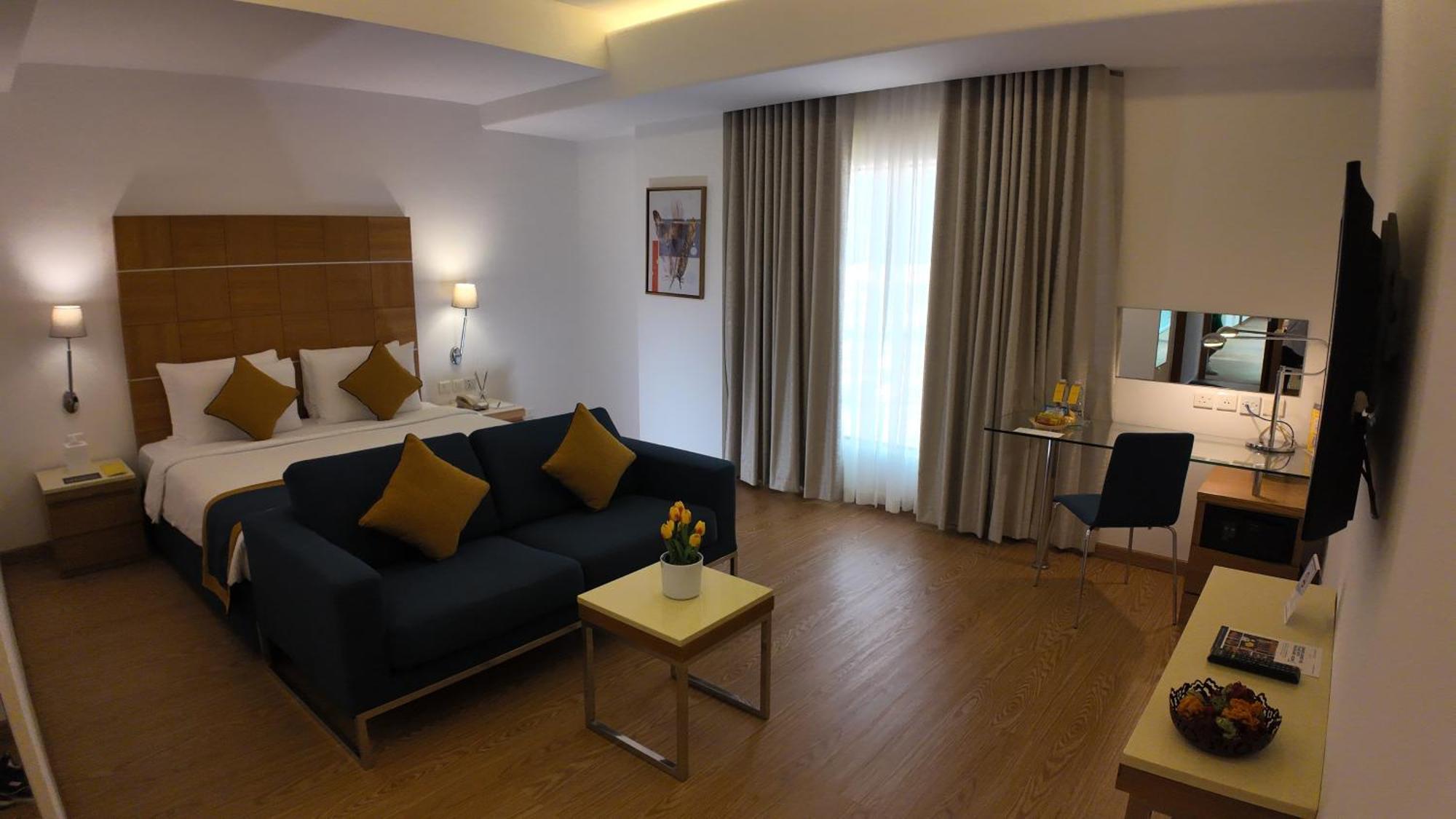 Golden Tulip 4*